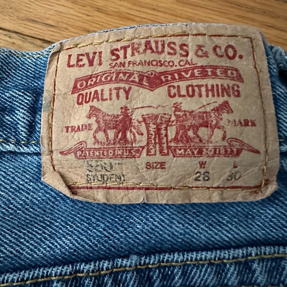 RARE Vintage Levi’s 550 student fit